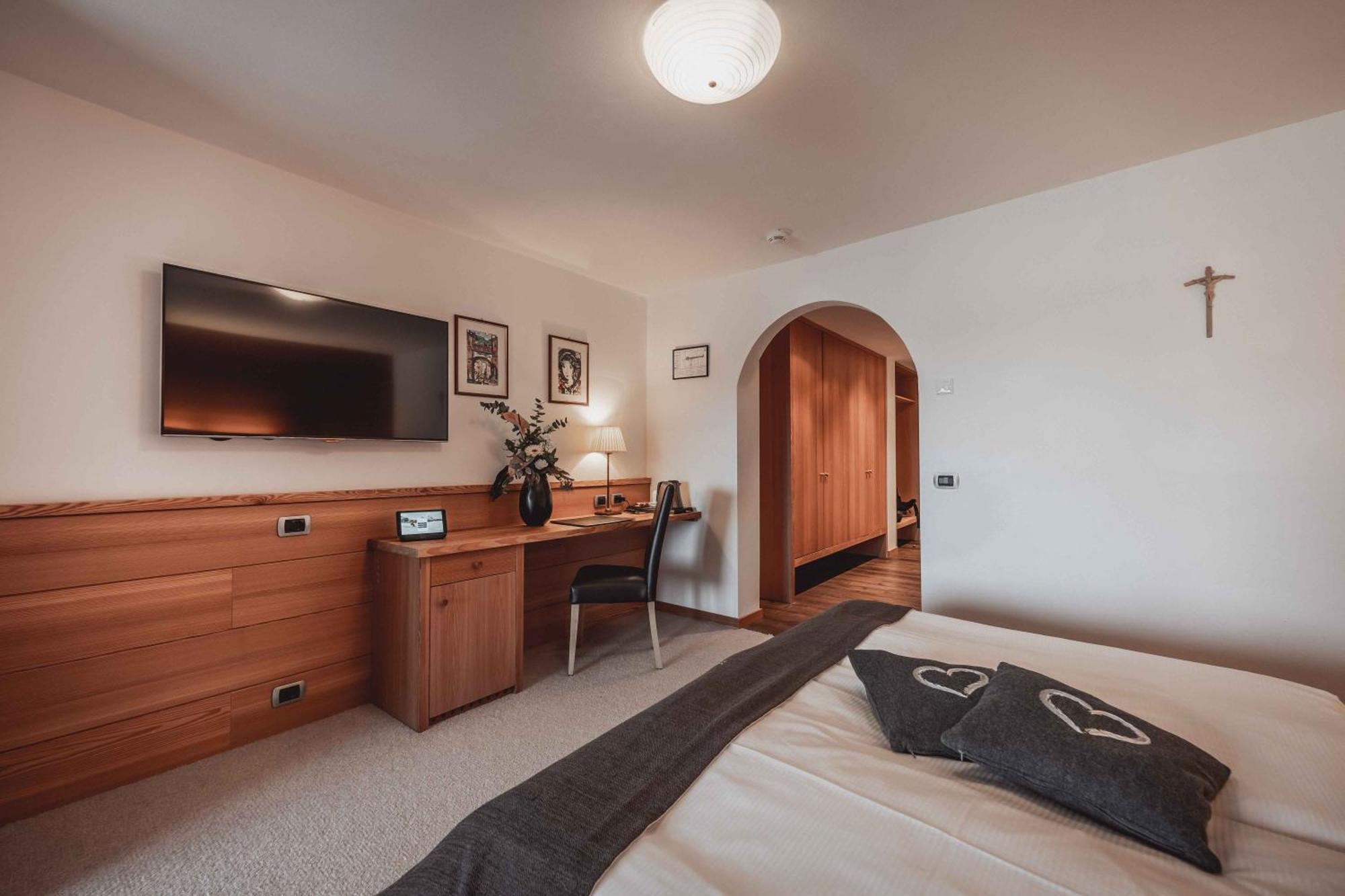 Hotel Continental Dolomites Selva di Val Gardena Dış mekan fotoğraf