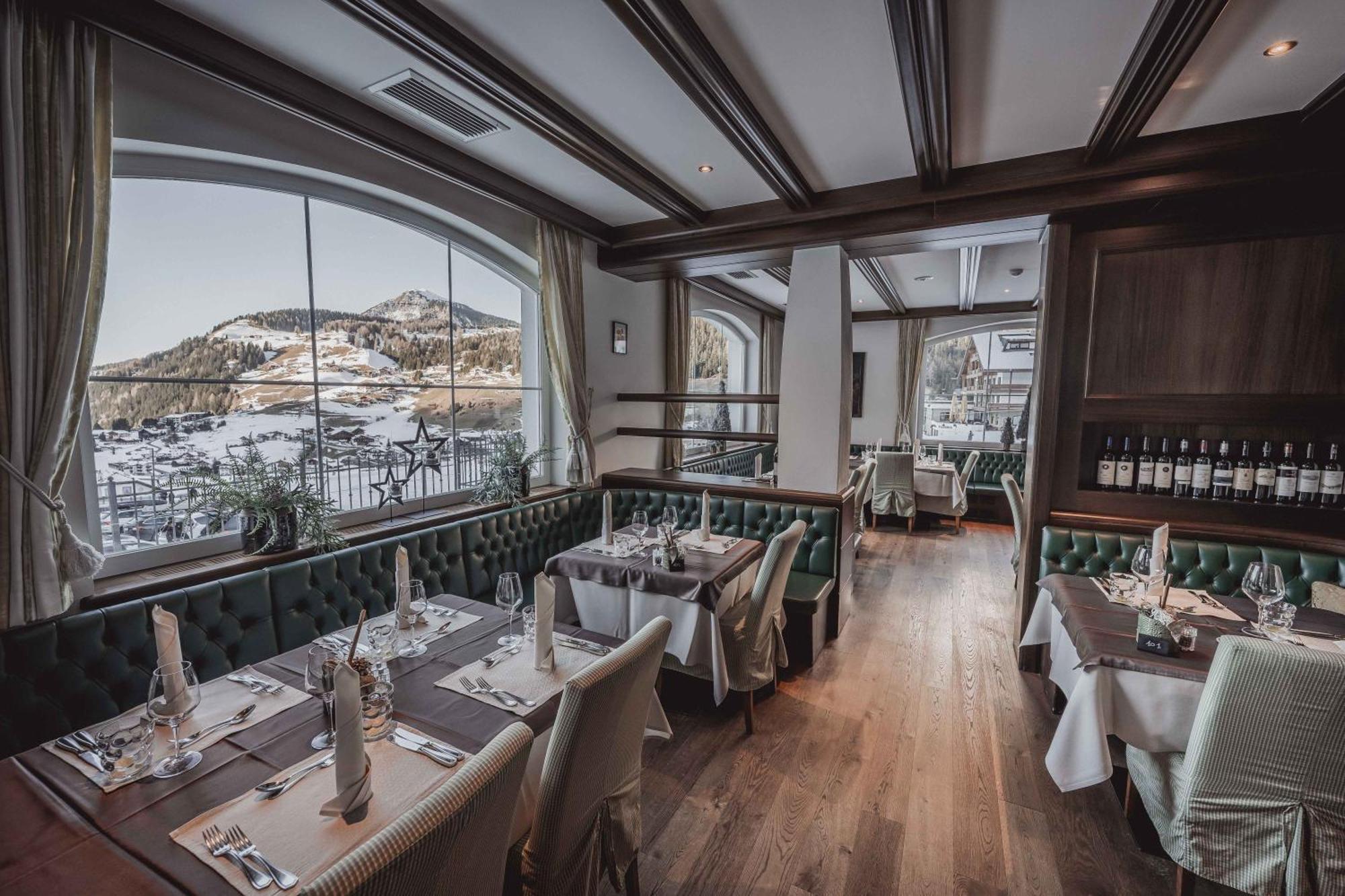 Hotel Continental Dolomites Selva di Val Gardena Dış mekan fotoğraf