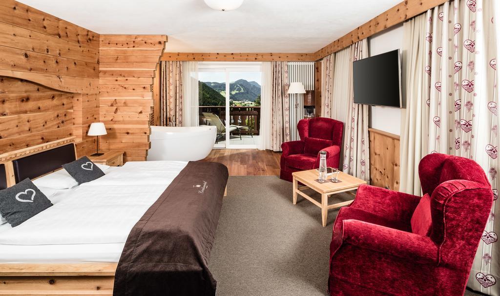 Hotel Continental Dolomites Selva di Val Gardena Dış mekan fotoğraf